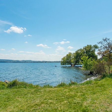Lakeview Cottage - Rainbow Point Holiday Home Taupo Exterior photo