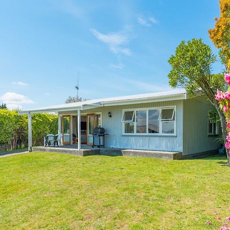 Lakeview Cottage - Rainbow Point Holiday Home Taupo Exterior photo